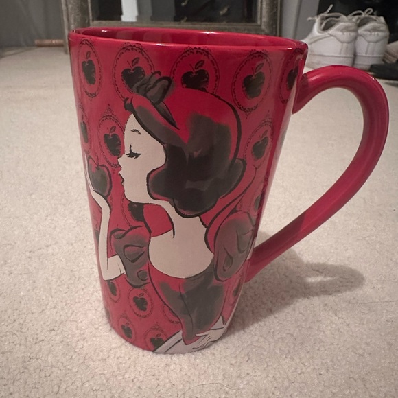 Disney store licensed Snow White latte mug - Picture 1 of 4